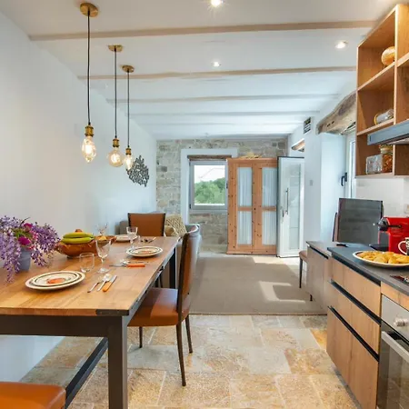 Villa Tilda Argiratika