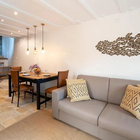 Tilda Apartment